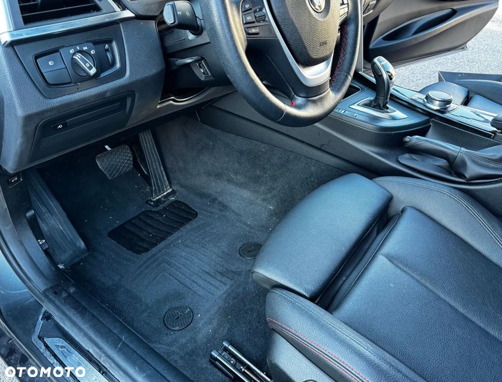 BMW Seria 3 330i xDrive Edition Luxury Line Purity - 23