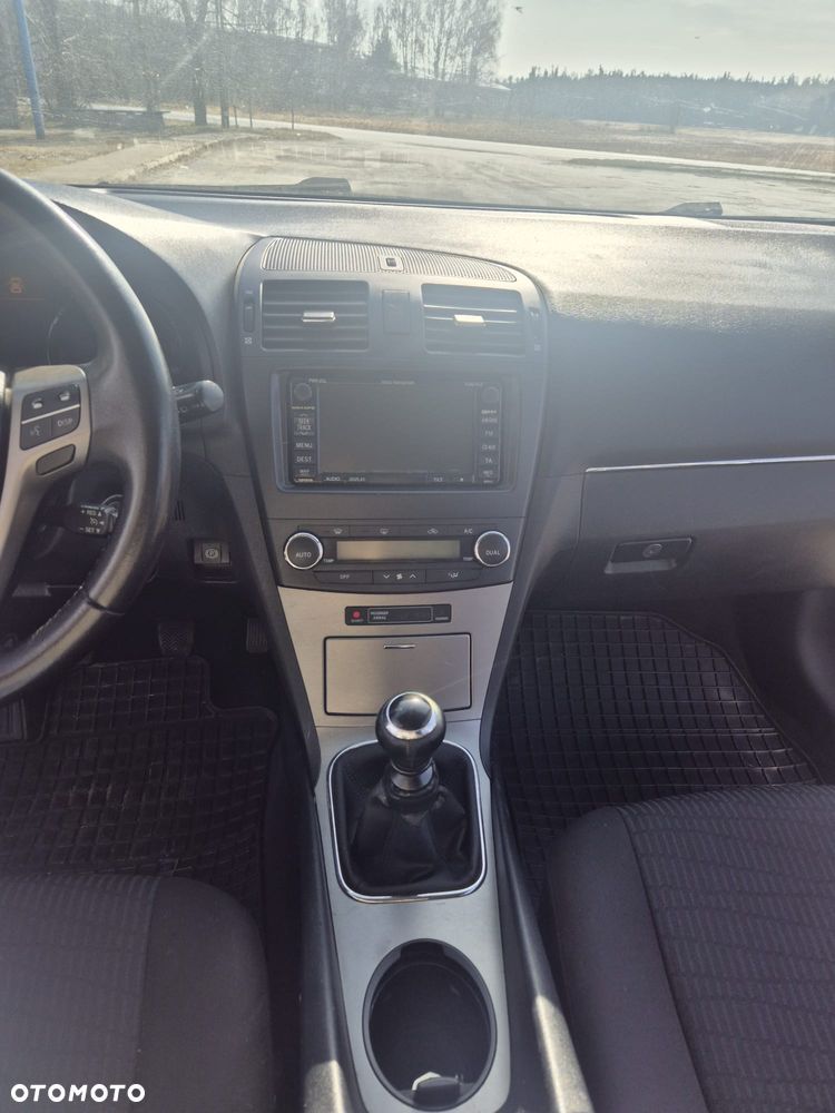 Toyota Avensis 2.0 D-4D Sol - 4