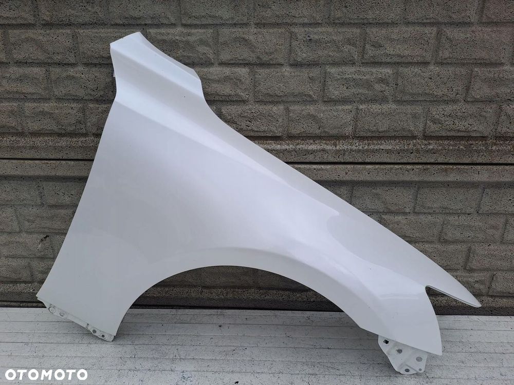 LEXUS IS220 IS250 IS300H 2013 - 2020 BŁOTNIK PRAWY - 1