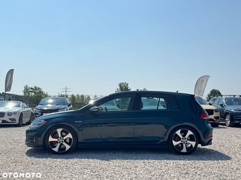 Volkswagen Golf - 8