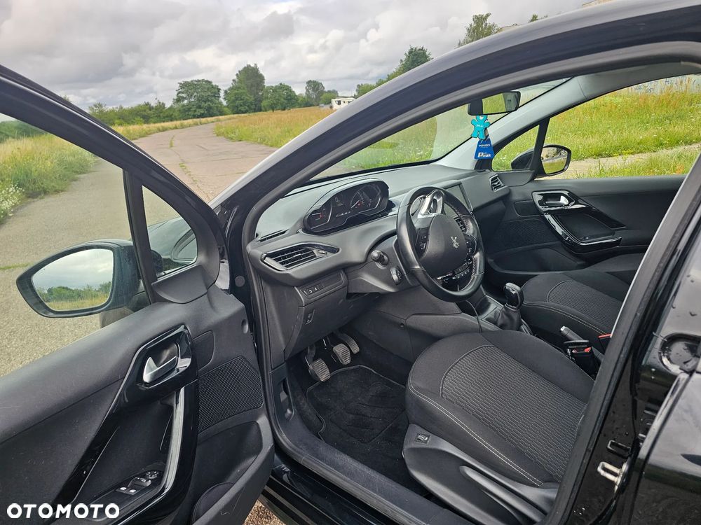 Peugeot 208 PureTech 82 Urban Move - 15