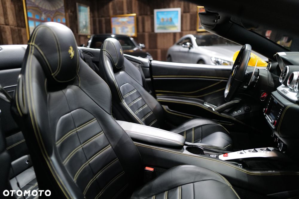 Ferrari California T - 16