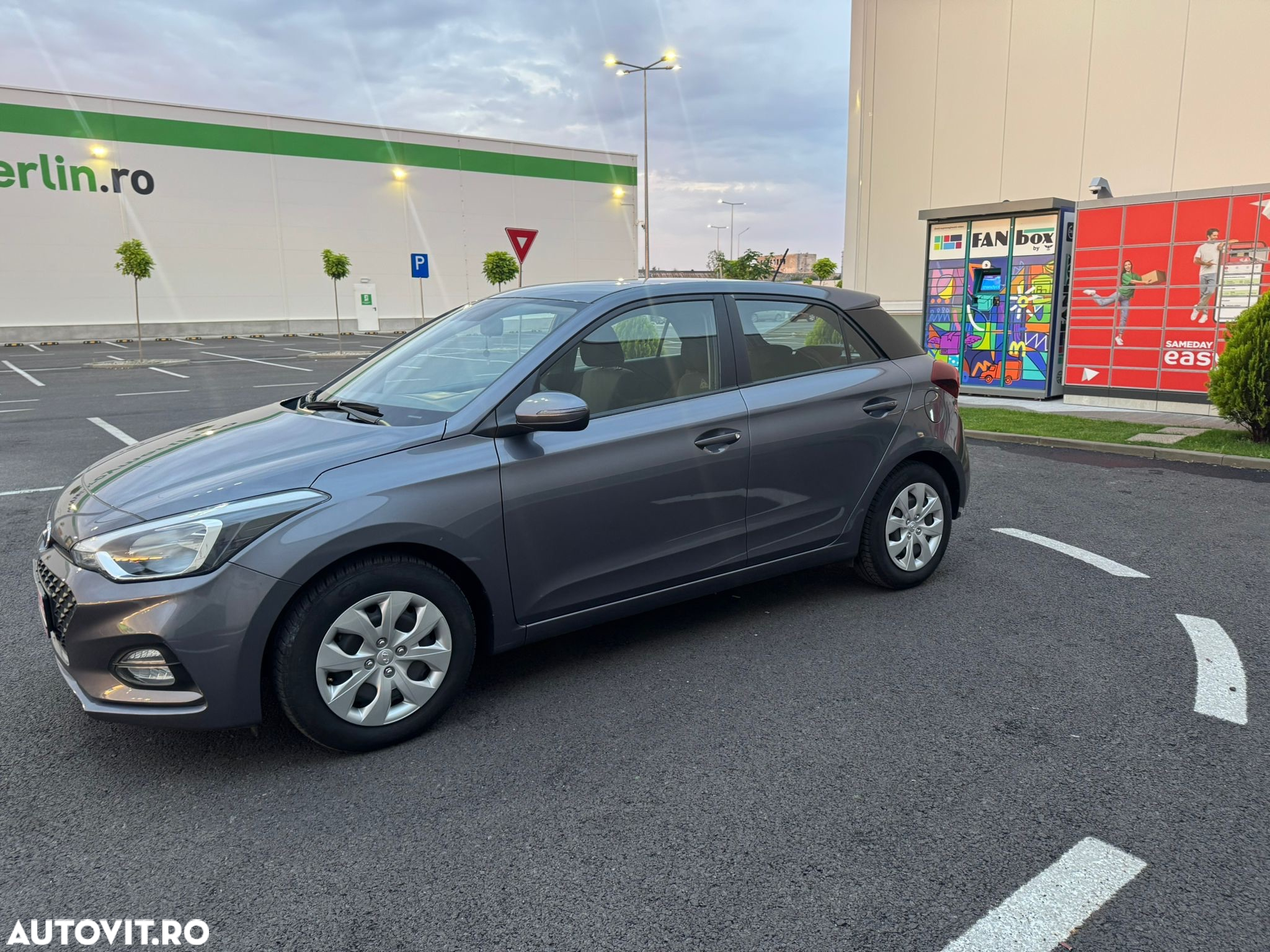 Hyundai i20 blue 1.4 Active Pure - 12