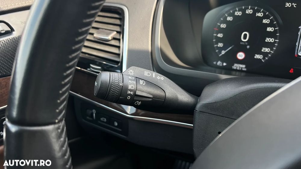 Volvo XC 90 T8 AWD Twin Engine Geartronic Inscription - 28