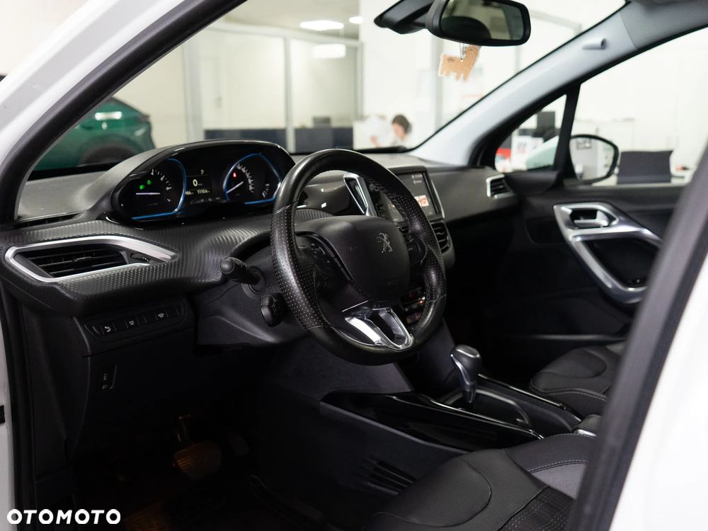 Peugeot 2008 1.2 Pure Tech GPF Allure S&S EAT6 - 9