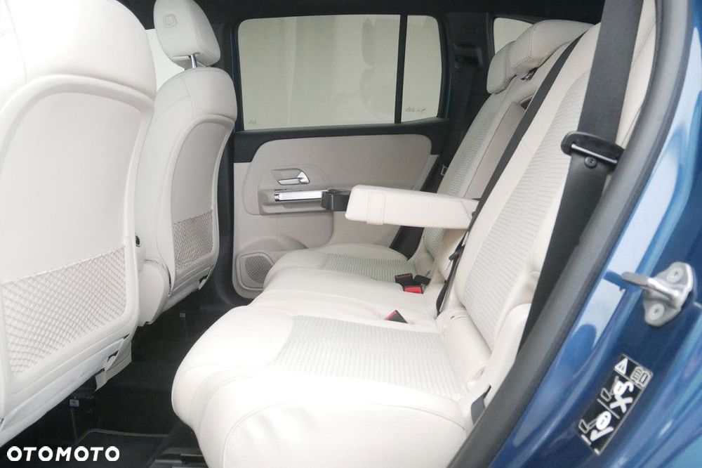 Mercedes-Benz GLB - 15