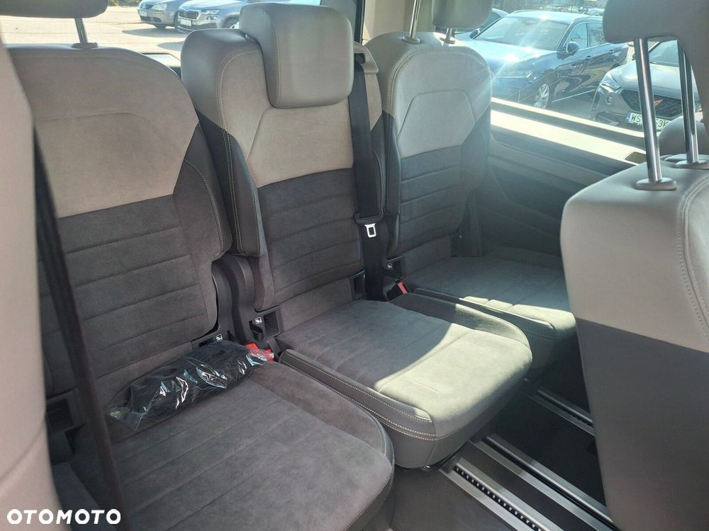 Volkswagen Multivan - 14