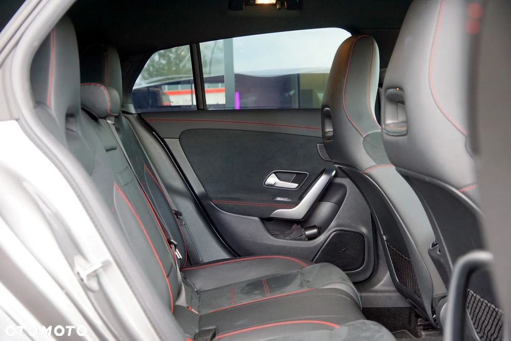 Mercedes-Benz CLA 200 AMG Line 7G-DCT - 21