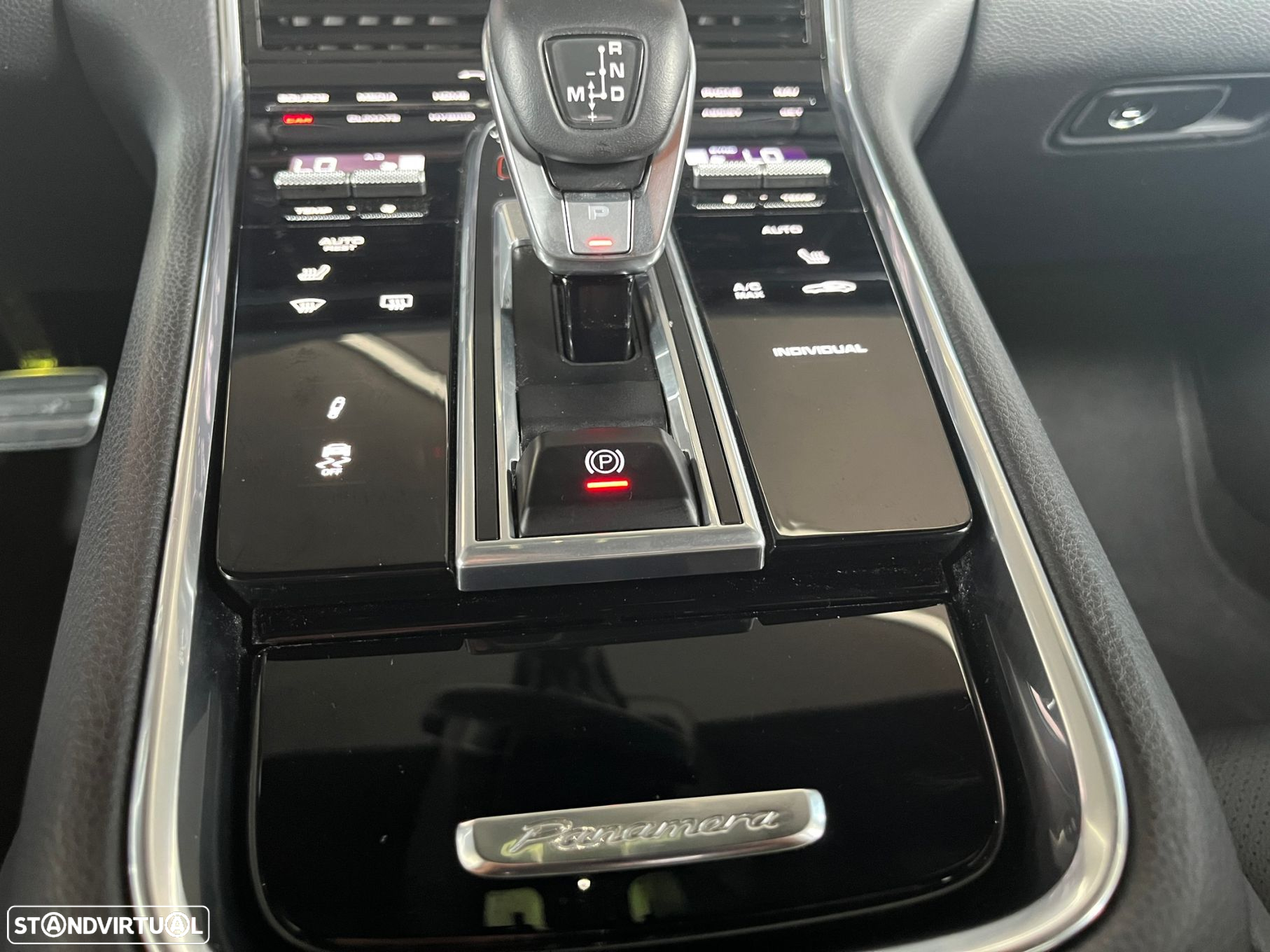 Porsche Panamera Sport Turismo 4 E-Hybrid 10 Years Edition - 37