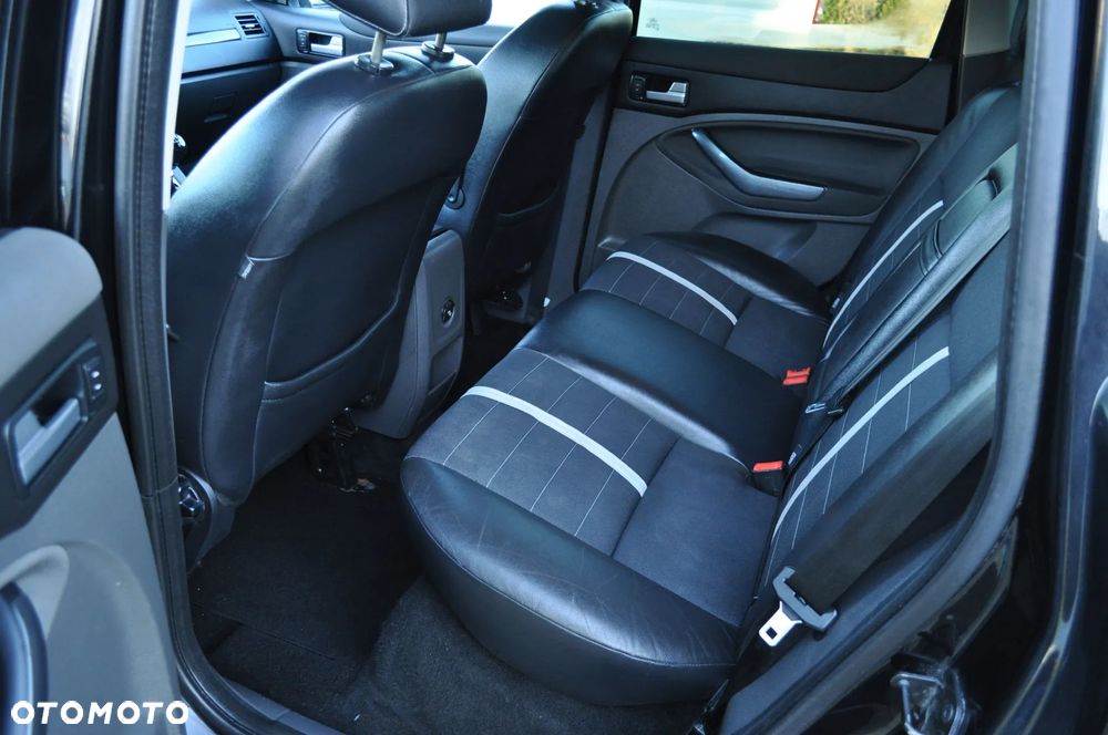 Ford Kuga 2.0 TDCi 4x4 Titanium - 7