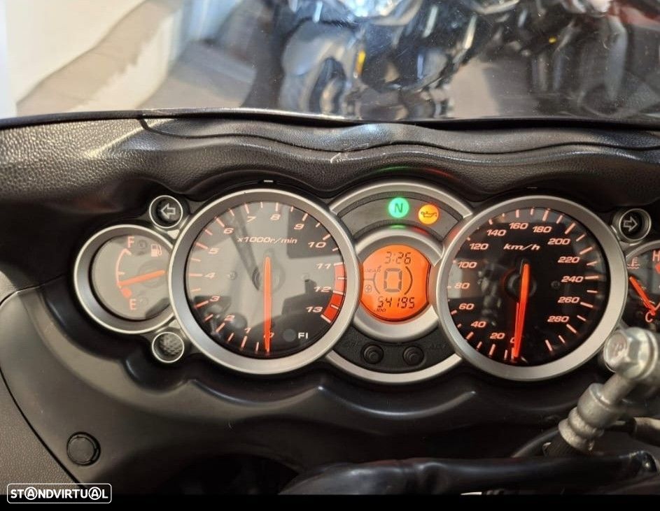 Suzuki Hayabusa 1300 - 5