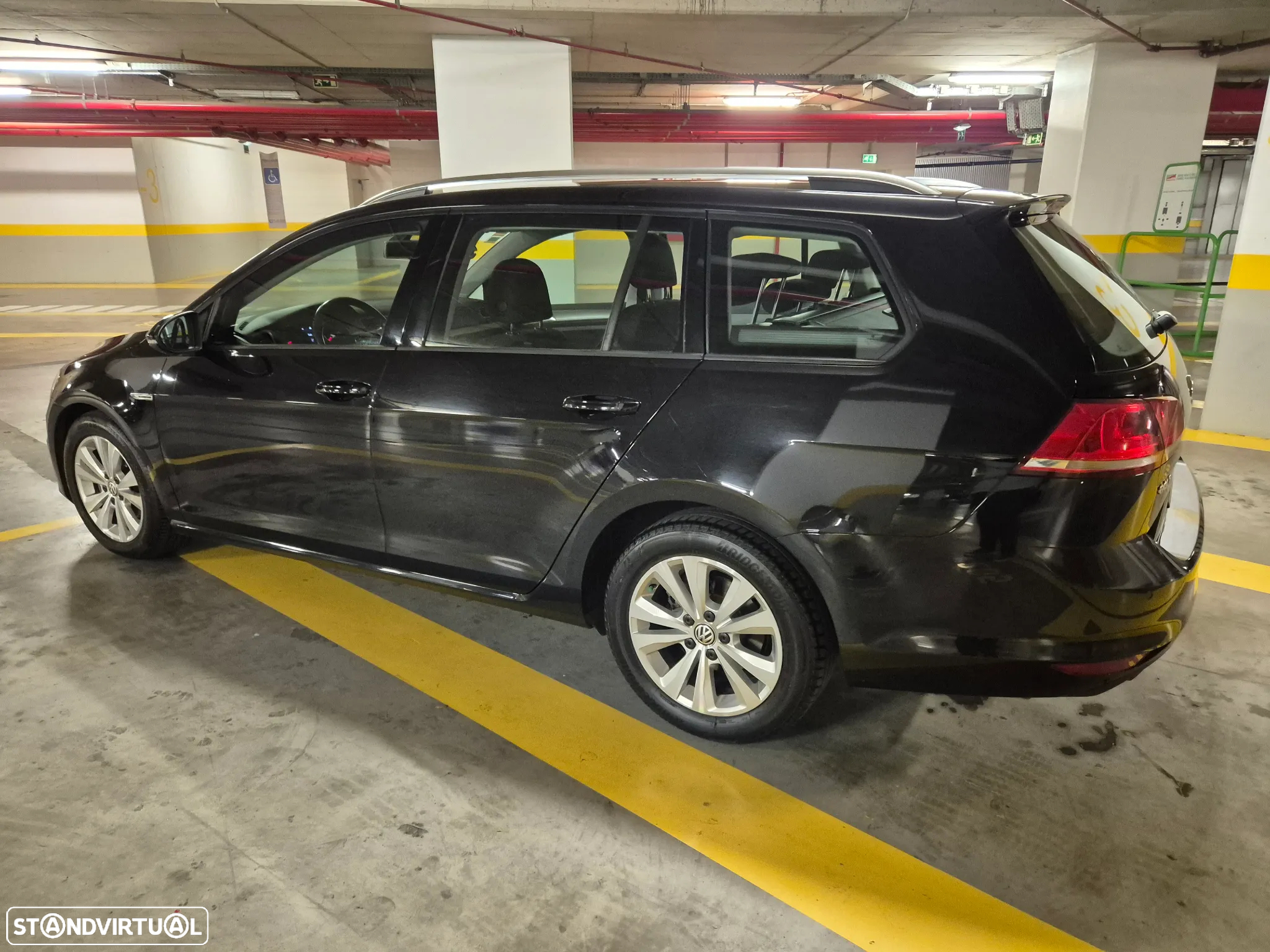VW Golf Variant 1.6 TDi Confortline - 15