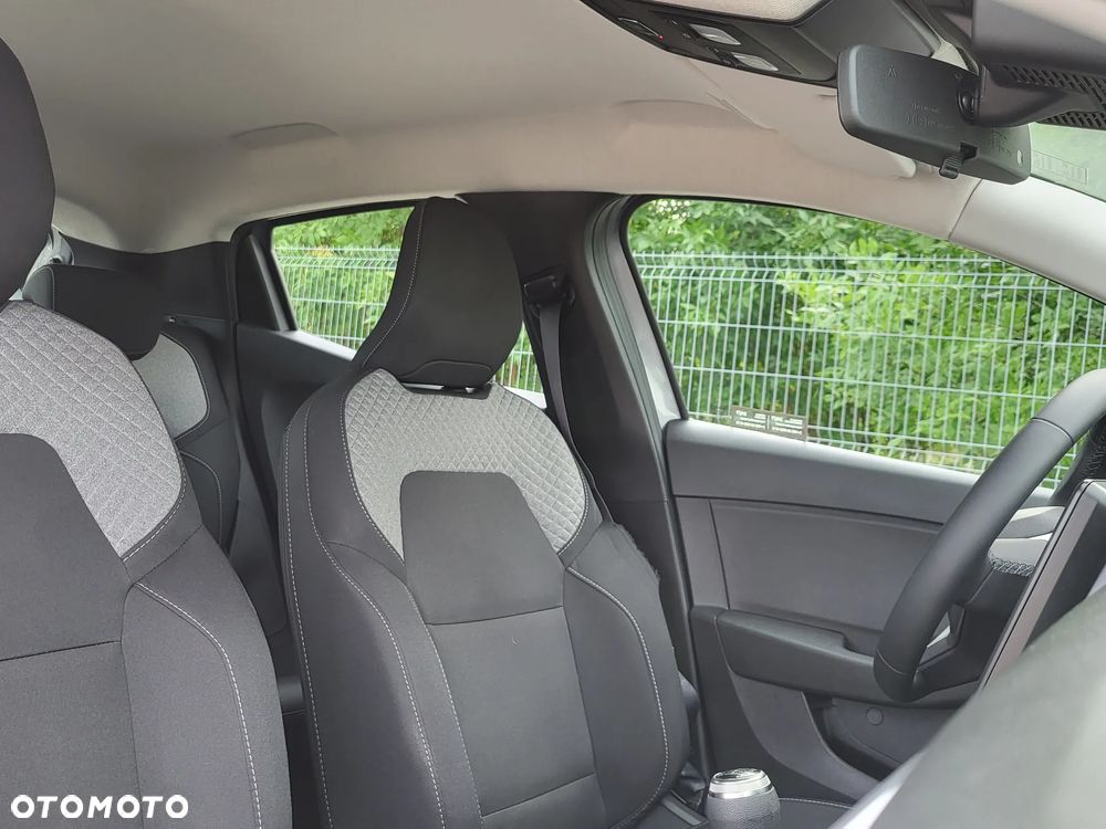 Renault Clio 1.0 TCe Evolution - 32