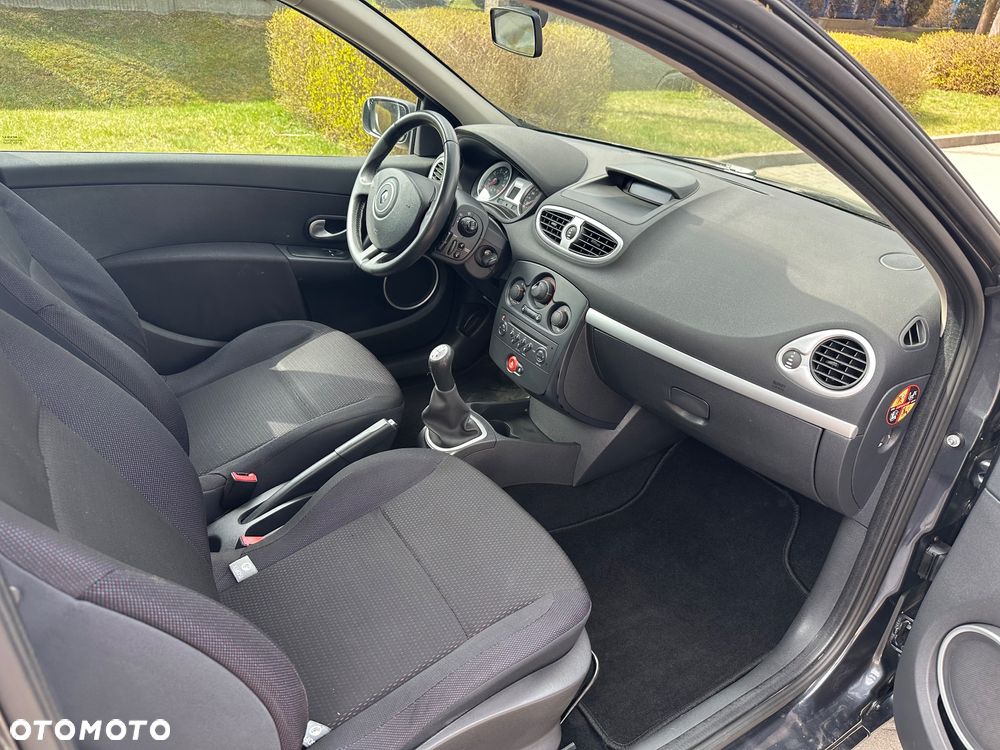 Renault Clio 1.6 16V Privilege - 18