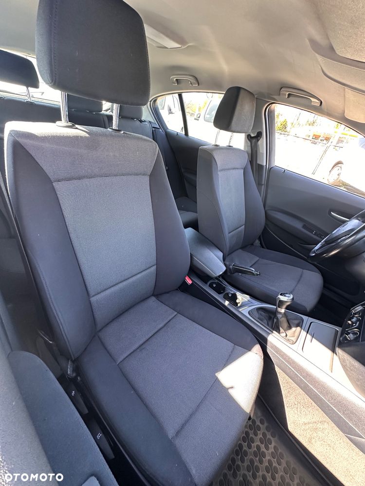 BMW Seria 1 116i - 22