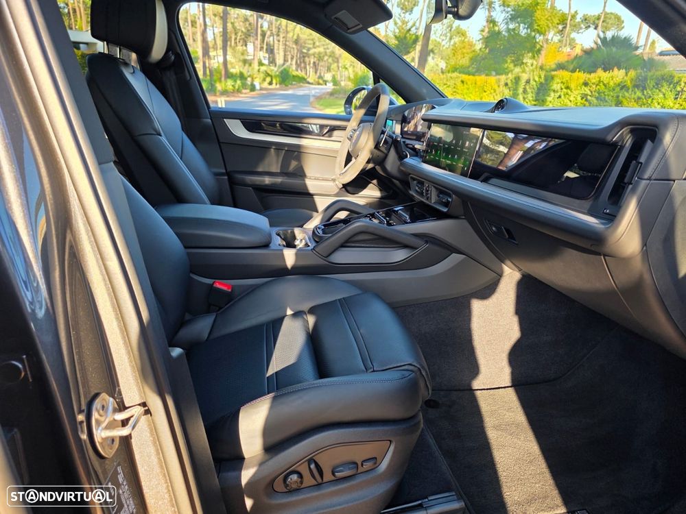 Porsche Cayenne E-Hybrid - 11