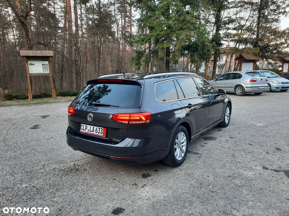 Volkswagen Passat - 9