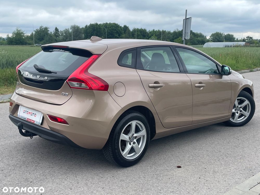 Volvo V40 D2 Momentum - 2