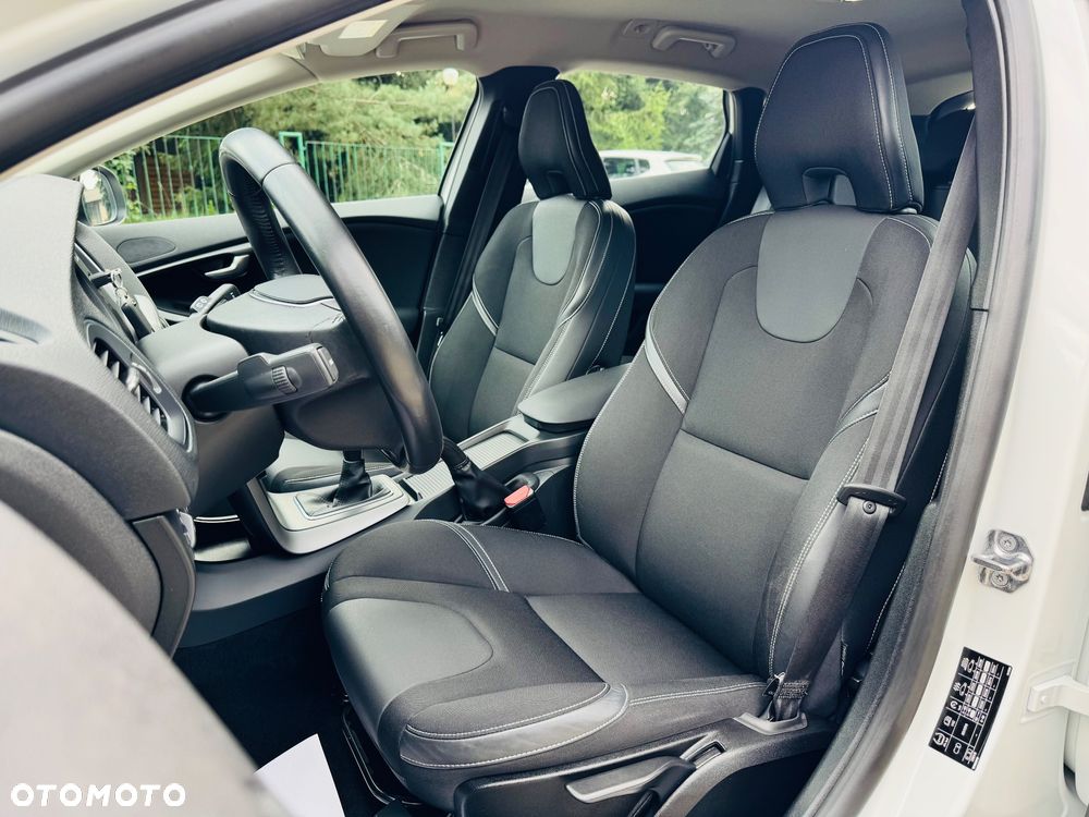 Volvo V40 D4 Drive-E Momentum - 36