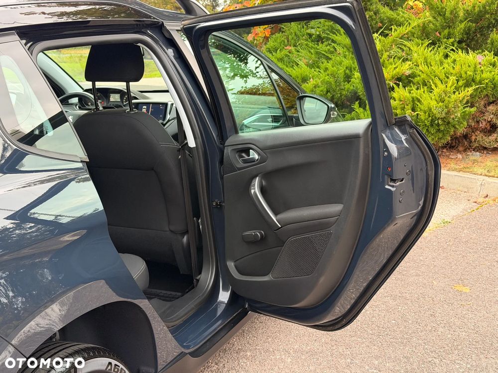 Peugeot 2008 1.2 Pure Tech Style - 31