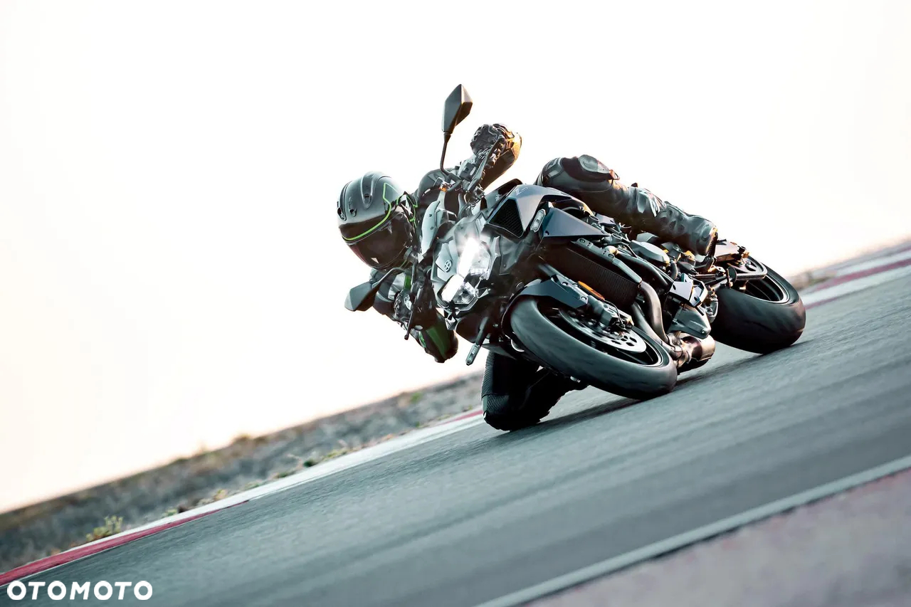 Kawasaki H2 - 12