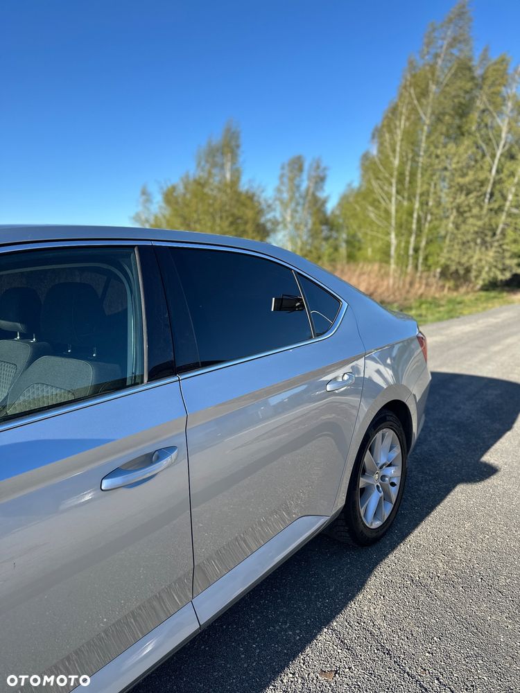 Skoda Superb 2.0 TDI SCR Ambition - 5