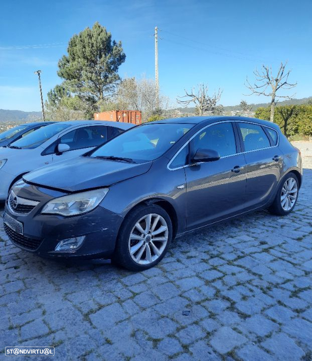Opel Astra J 2.0 Cdti 2010 para Peças - 2