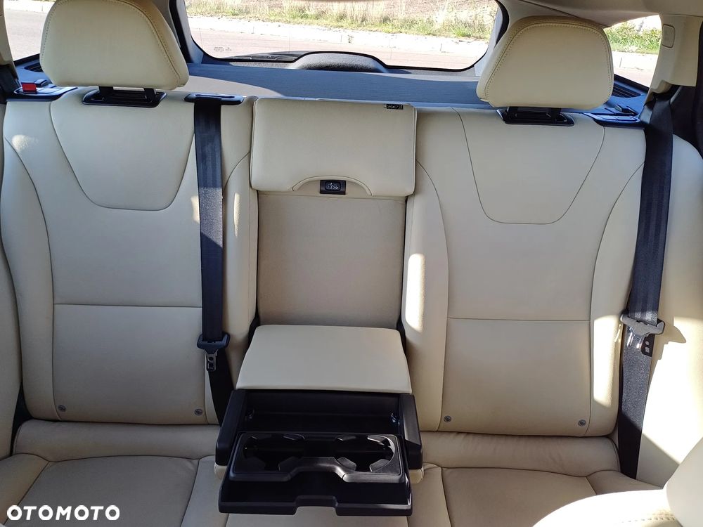 Volvo V60 T5 Drive-E Dynamic Edition (Momentum) - 21