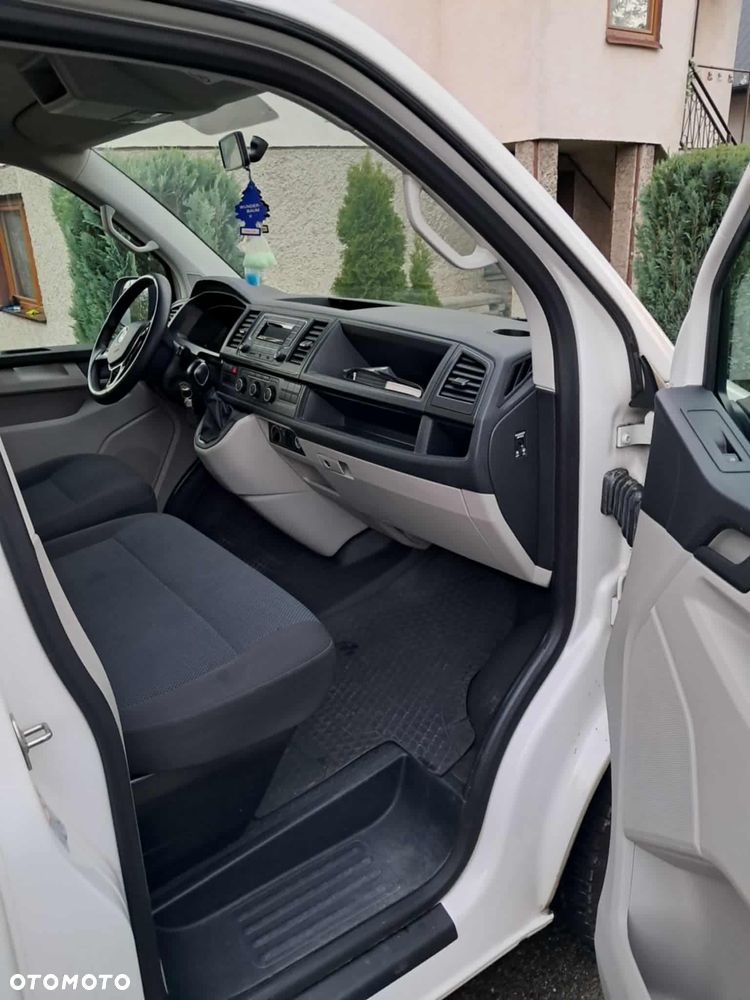 Volkswagen Transporter DSG Lang - 10