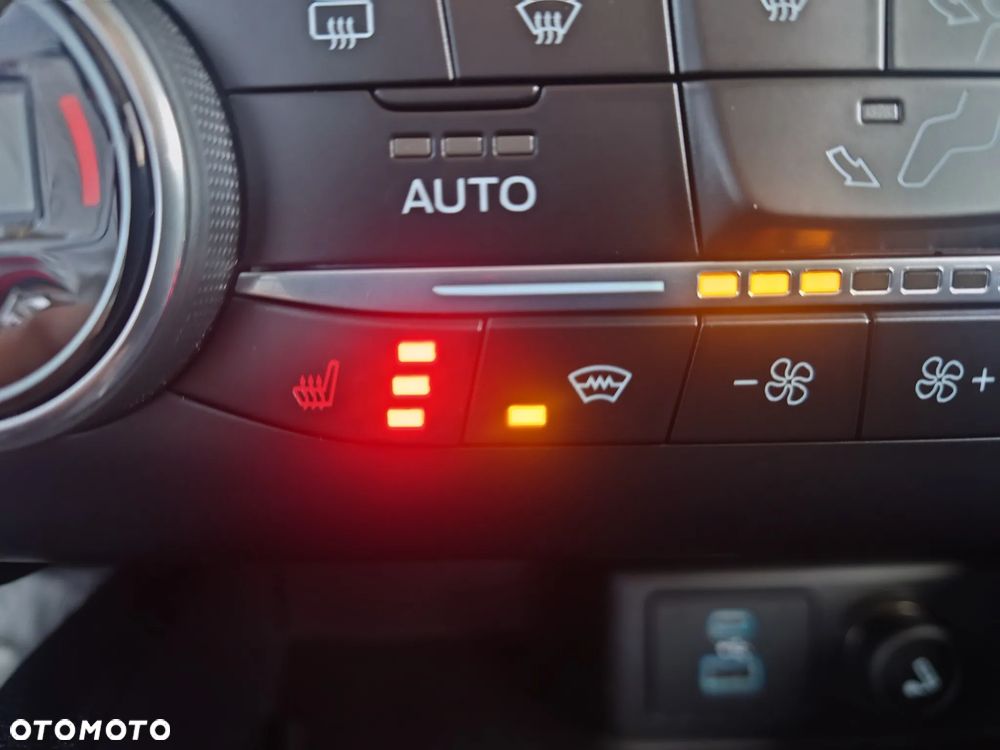 Ford Kuga 2.0 TDCi FWD Titanium - 17