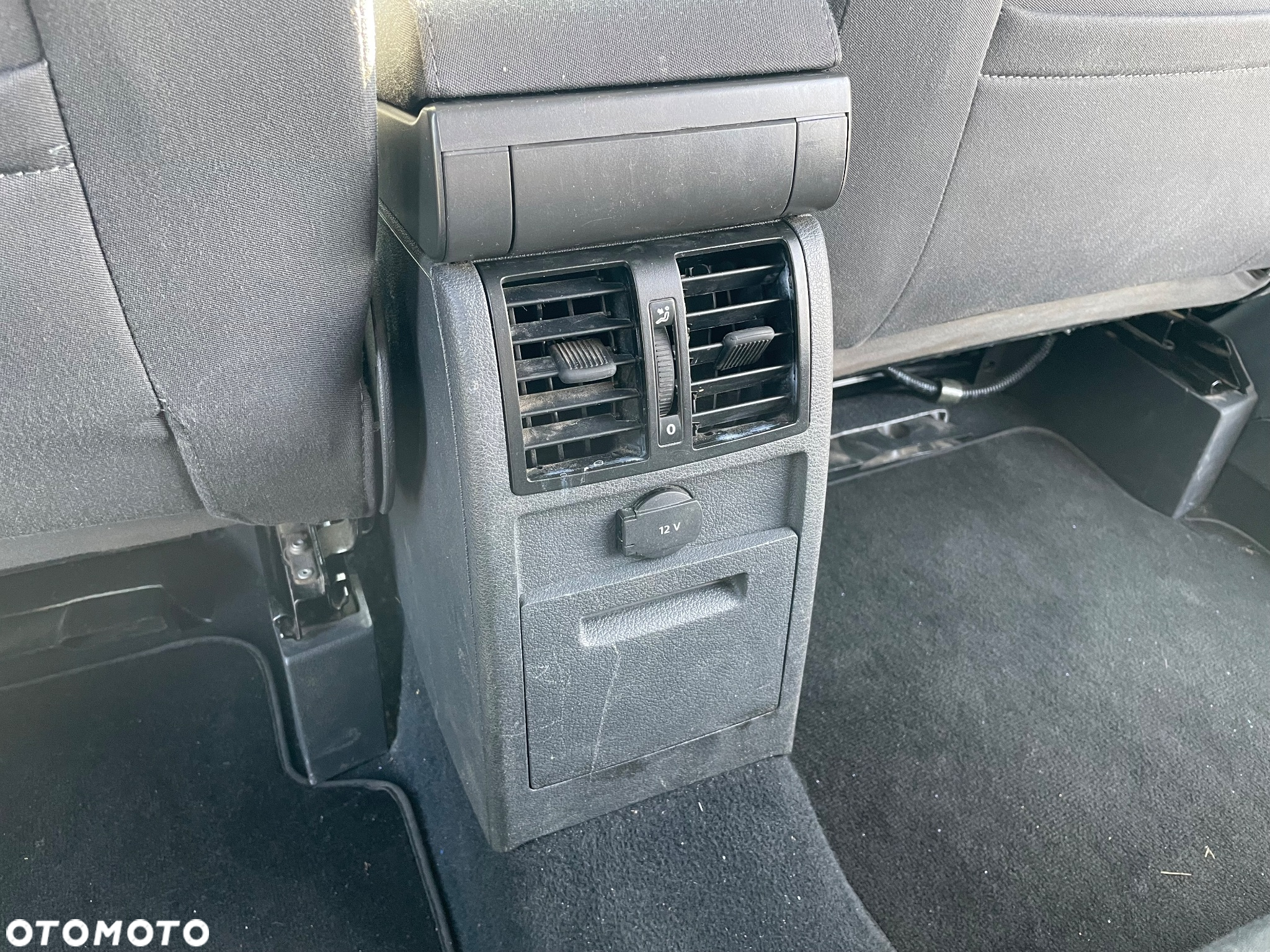 Volkswagen Touran - 17