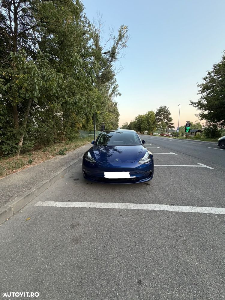 Tesla Model 3 - 7