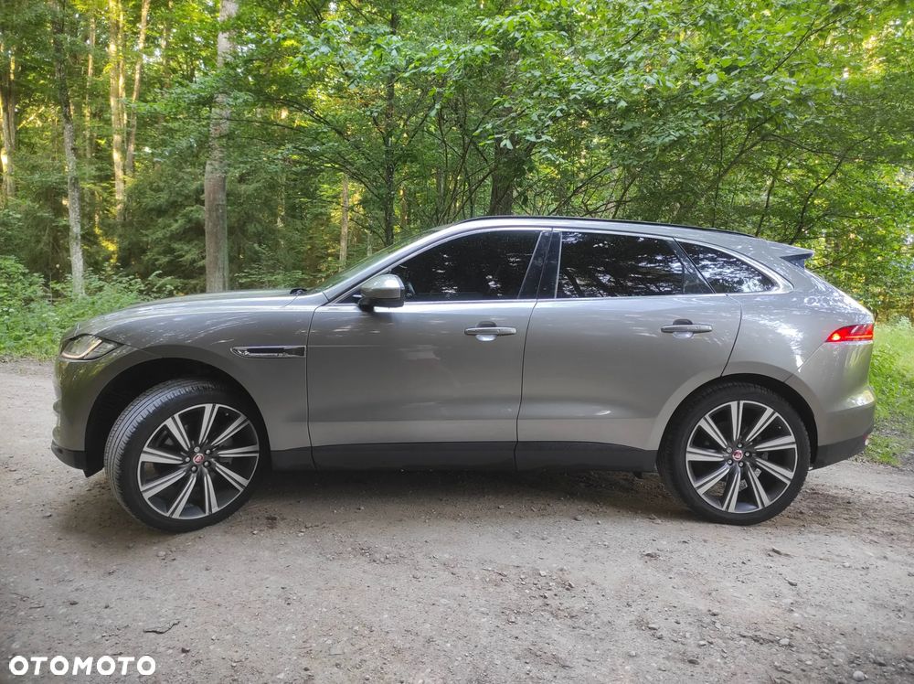 Jaguar F-Pace 30t AWD Prestige - 4