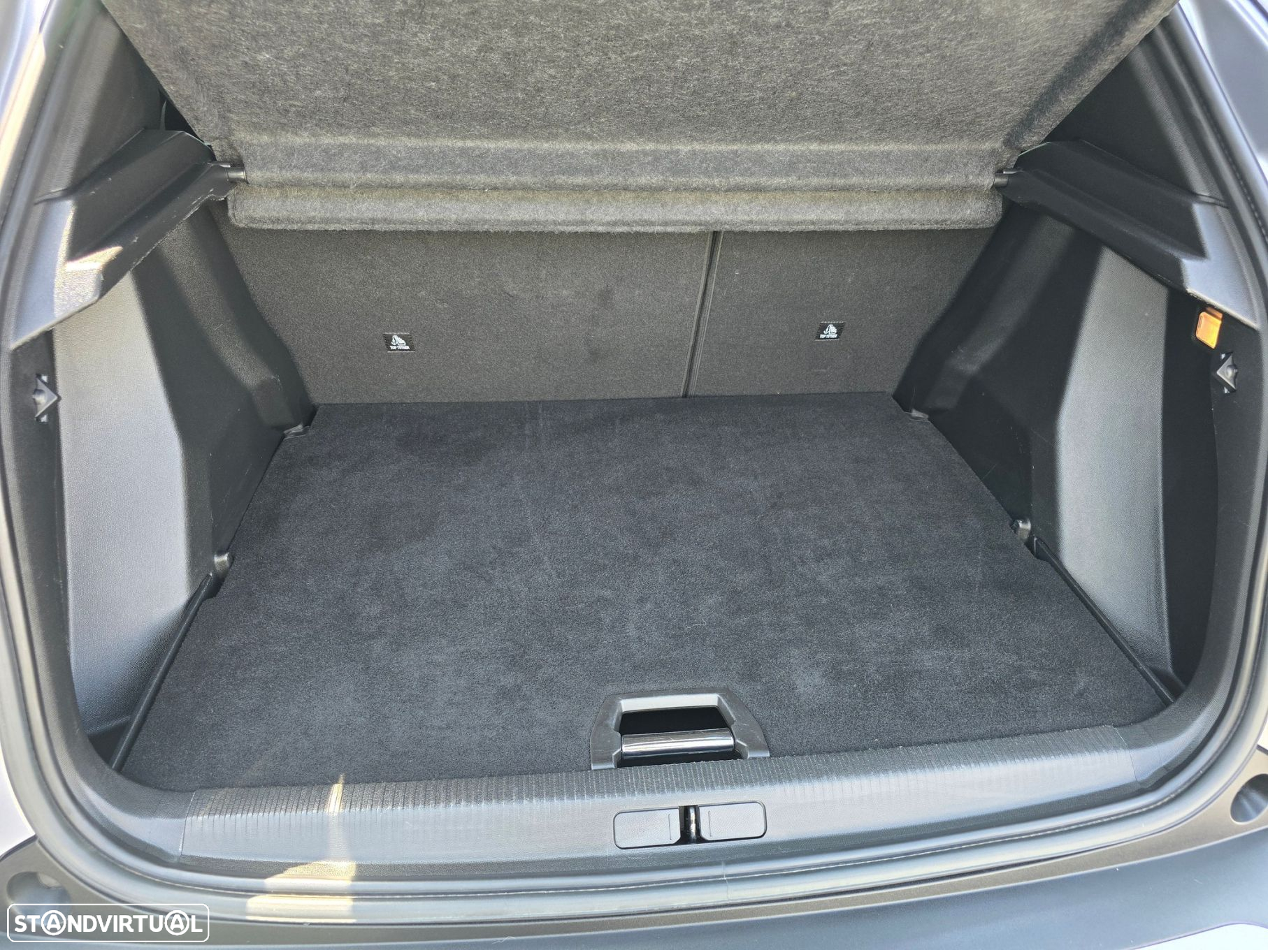 Peugeot 2008 1.2 PureTech Allure Pack EAT8 - 40