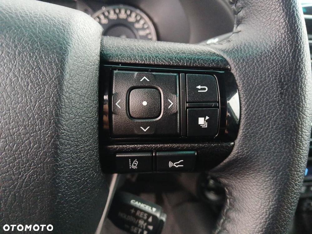 Toyota Hilux 2.8 D-4D Double Cab SR5 4x4 - 25