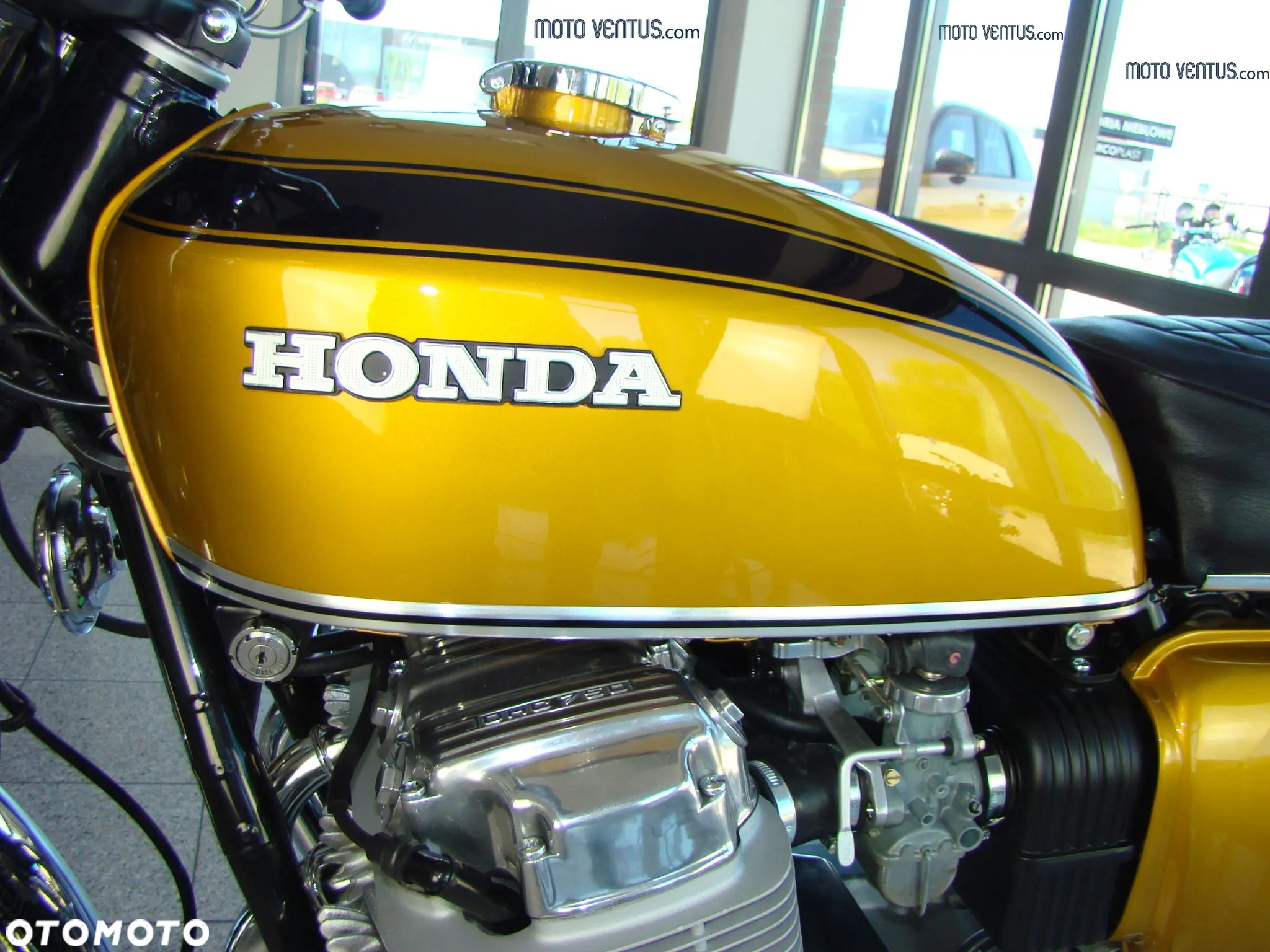 Honda CB - 12