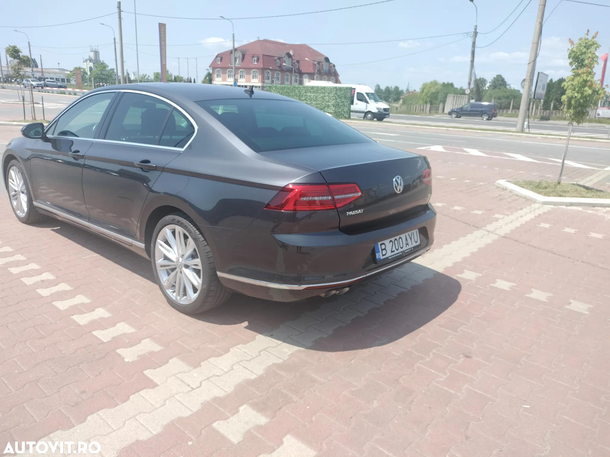 Volkswagen Passat 2.0 TDI DSG Highline - 22