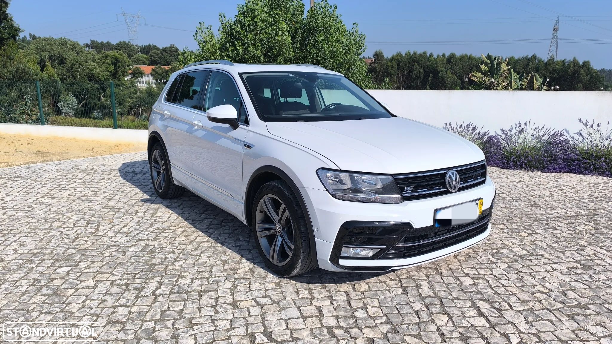VW Tiguan 2.0 TDI R-Line - 1