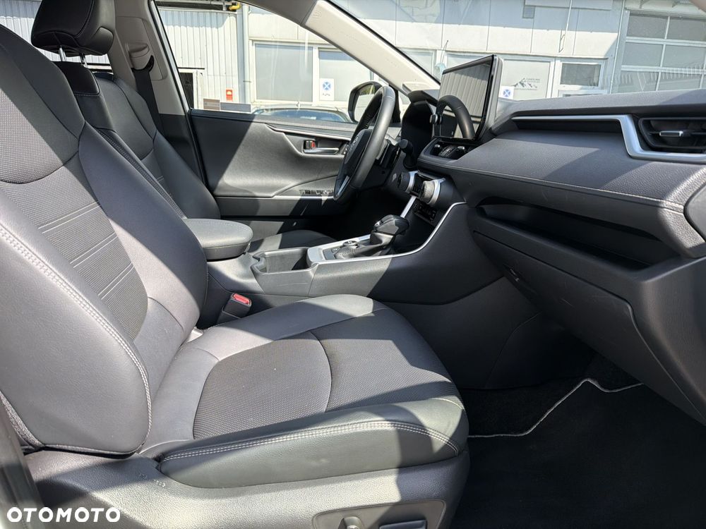 Toyota RAV4 - 8