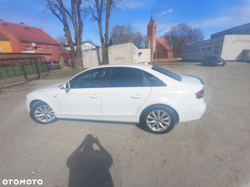 Audi A4 Limousine - 16