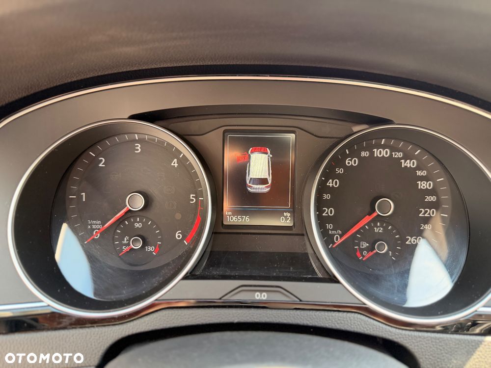 Volkswagen Passat 2.0 TDI SCR DSG Elegance - 9