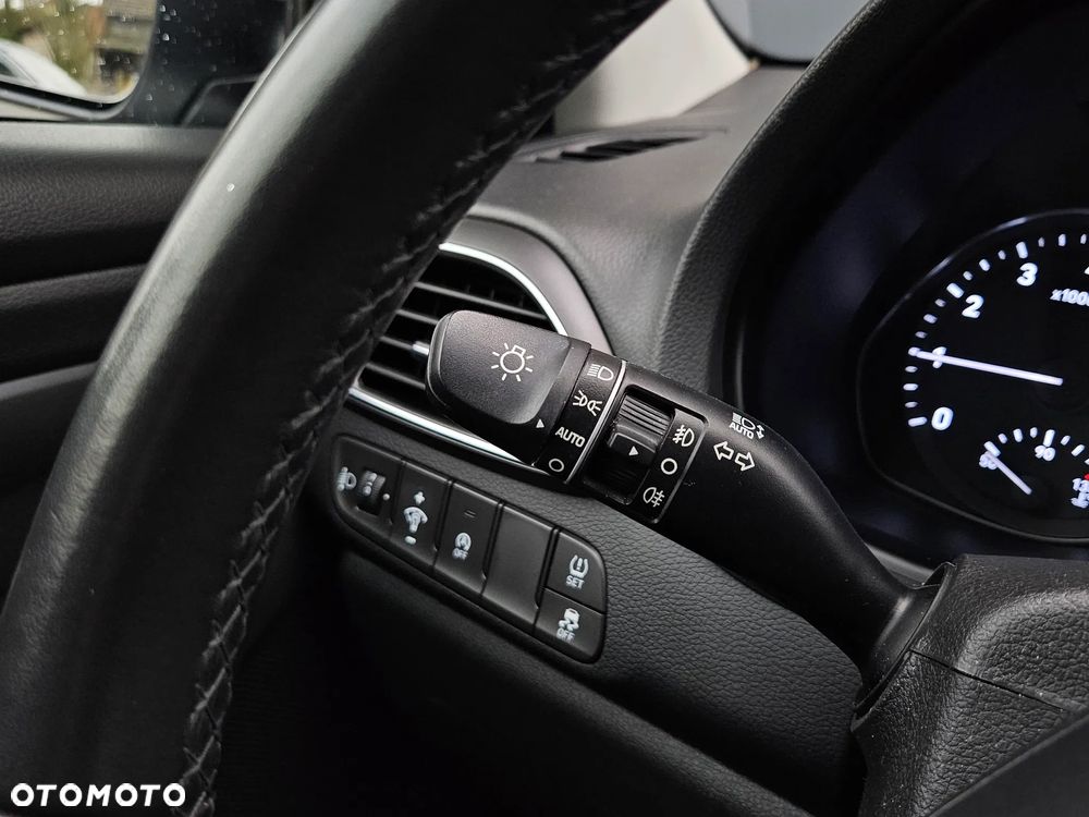 Hyundai i30 1.5 DPI Classic + - 18