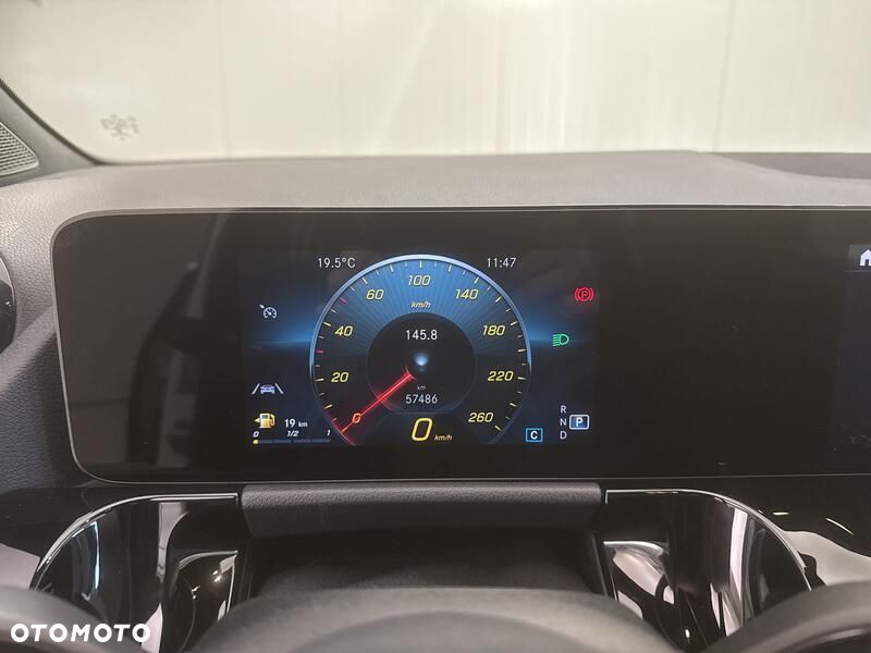 Mercedes-Benz GLA 200 - 14