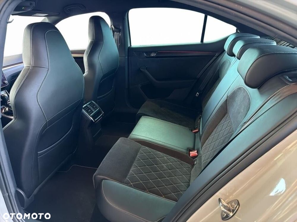 Skoda Superb 2.0 TSI Sportline DSG - 7