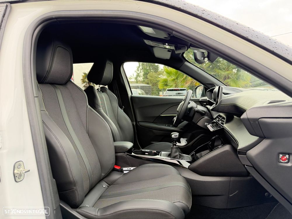 Peugeot 2008 1.2 PureTech GT Line - 38