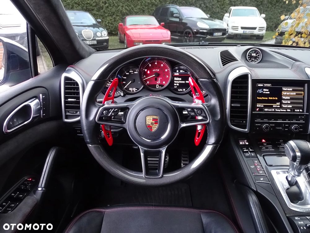 Porsche Cayenne GTS - 4