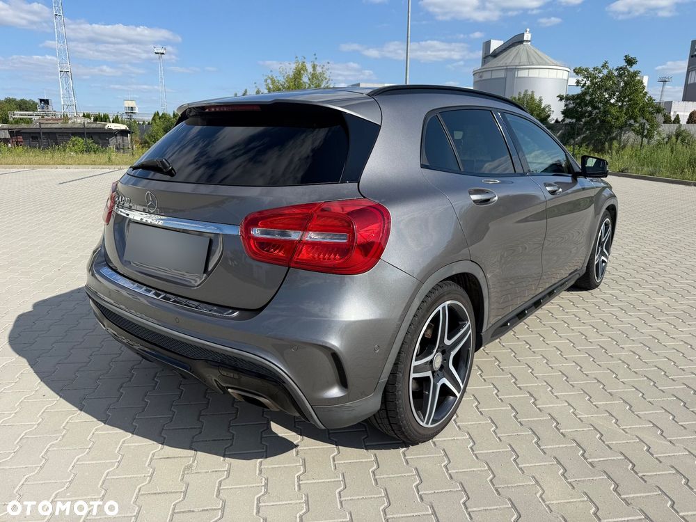 Mercedes-Benz GLA 200 7G-DCT AMG Line - 4