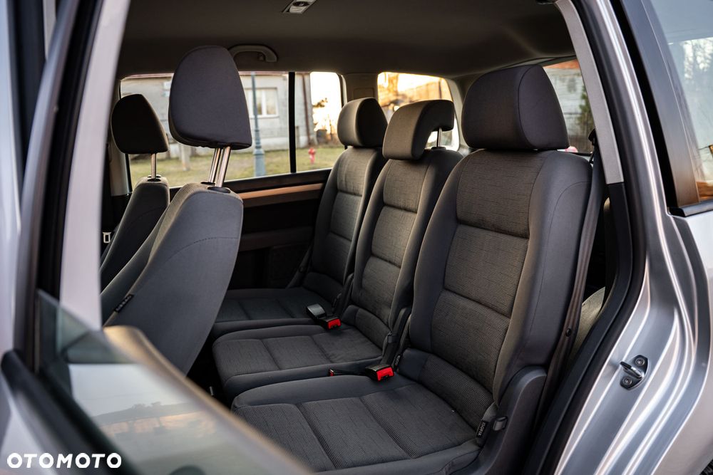 Volkswagen Touran 1.9 TDI DPF Conceptline - 17