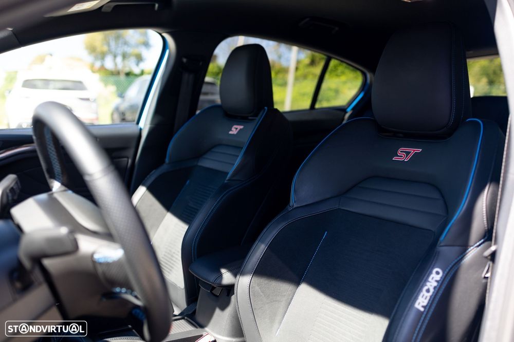 Ford Focus 2.3 EcoBoost S&S ST - 30