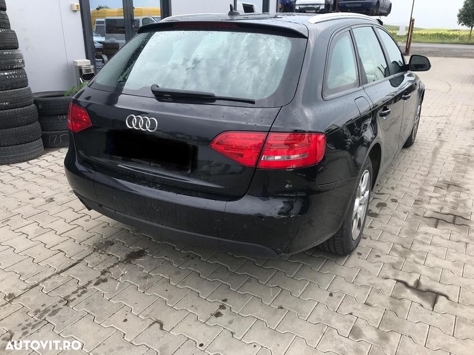 Dezmembrez AUDI A4 B8 2.0 TDI Manual - 3